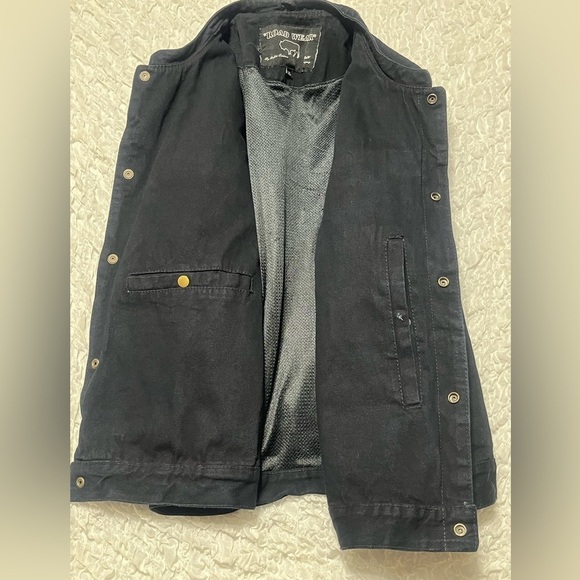 BUFFALO OUTDOORS ROAD WEAR CONCEAL AND CARRY VEST SIZE 2 XL - Picture 8 of 12